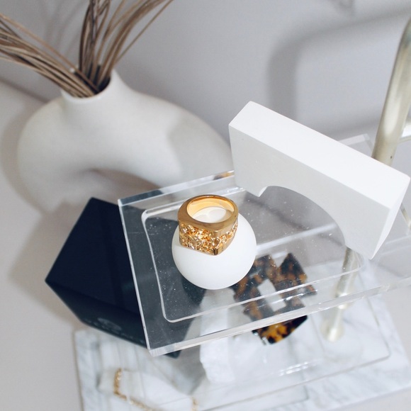 VERSACE Gold Western Barocco Signet Ring - Picture 4 of 9